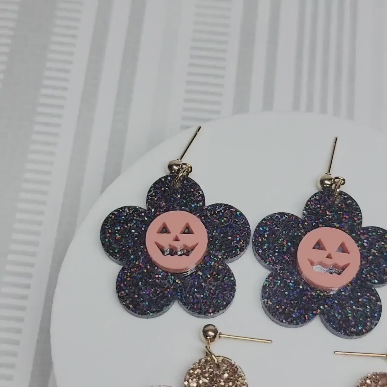 Jack O'Lantern Daisy Earrings, Halloween Earrings, Acrylic Pumpkin Earrings, Statement Earrings, Fall Jewelry, Halloween Lover Gift