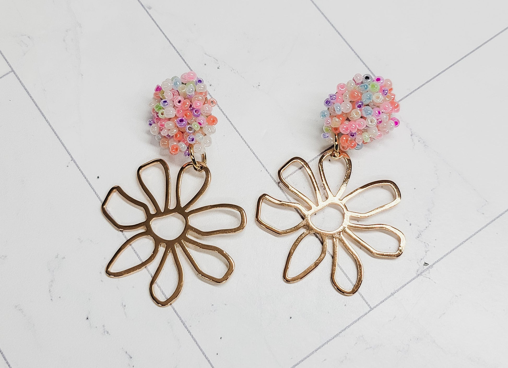 Boho Floral Earrings, Floral Dangles, Flower Jewelry, Acrylic Dangle Statement Earrings, Spring Accessiories