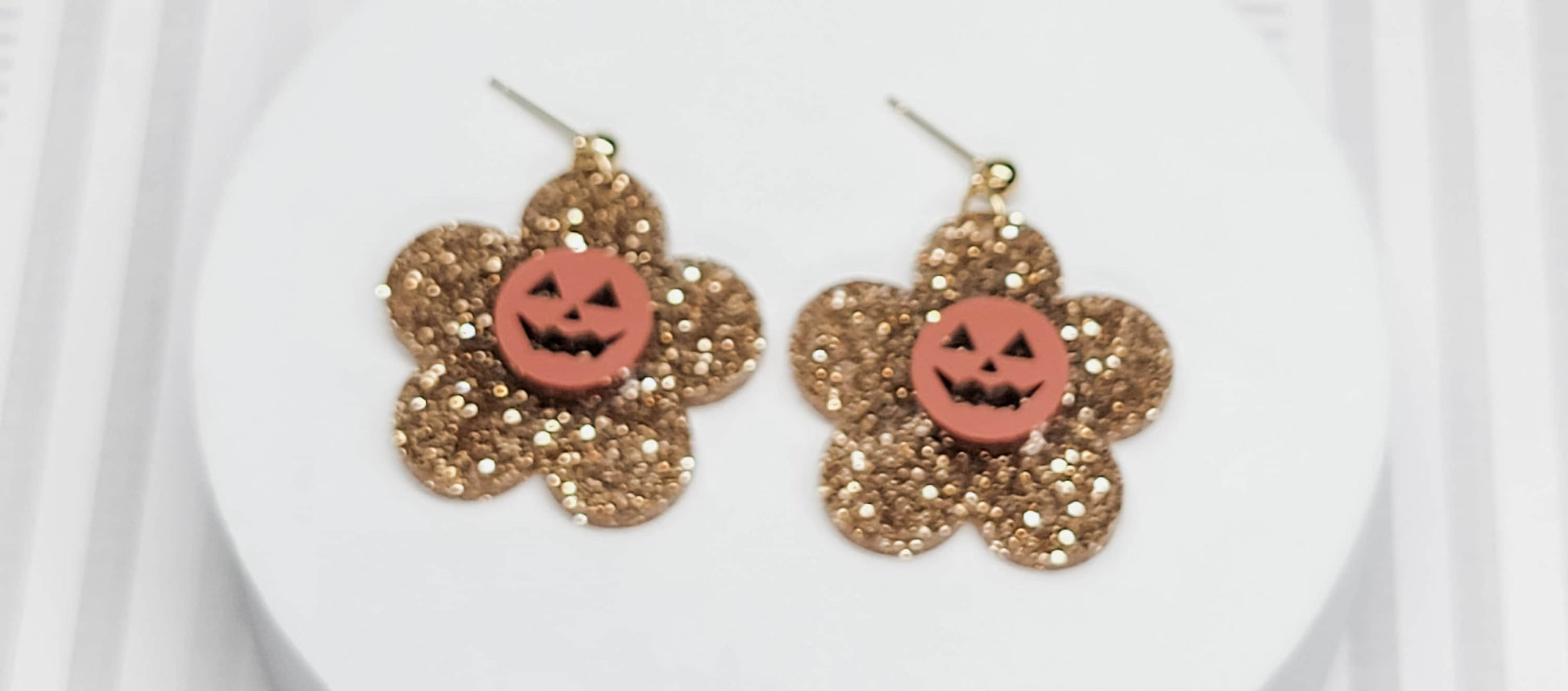 Jack O'Lantern Daisy Earrings, Halloween Earrings, Acrylic Pumpkin Earrings, Statement Earrings, Fall Jewelry, Halloween Lover Gift