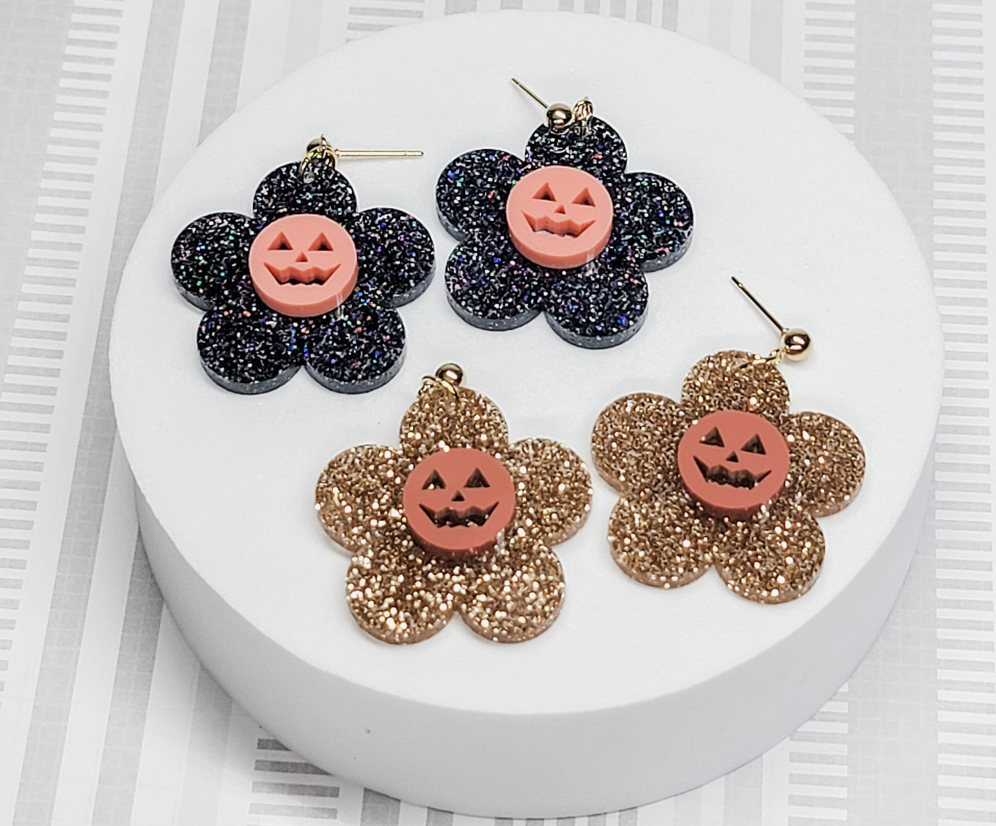 Jack O'Lantern Daisy Earrings, Halloween Earrings, Acrylic Pumpkin Earrings, Statement Earrings, Fall Jewelry, Halloween Lover Gift