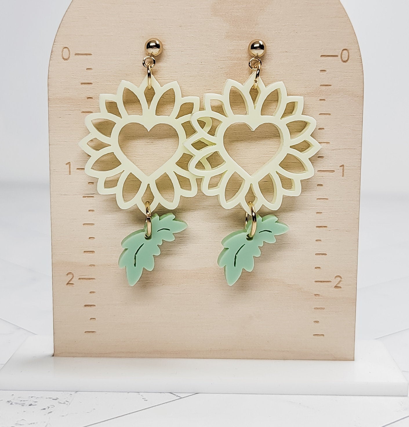 Sunflower Dangle Earrings, Fall Acessories, Acrylic Sunflower Earrings, Hypoallergenic Posts, Sunflower Hearts