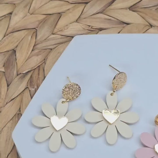 Daisy Acrylic Earrings, Floral Earrings, Flower Jewelry, Spring Accessories, Earrings for Spring