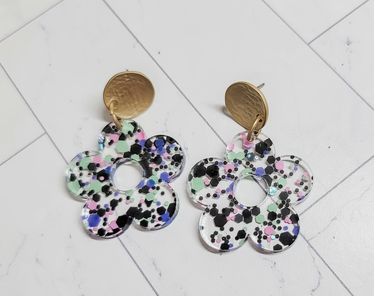 Confetti Dot Daisy Earrings