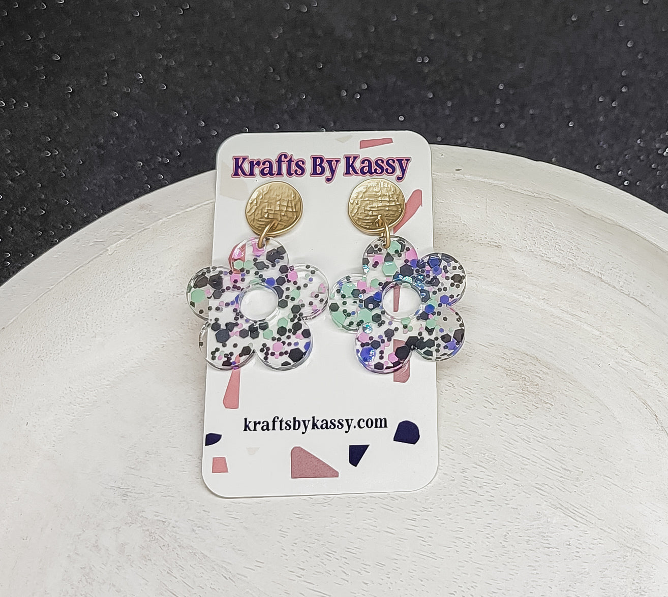 Confetti Dot Daisy Earrings